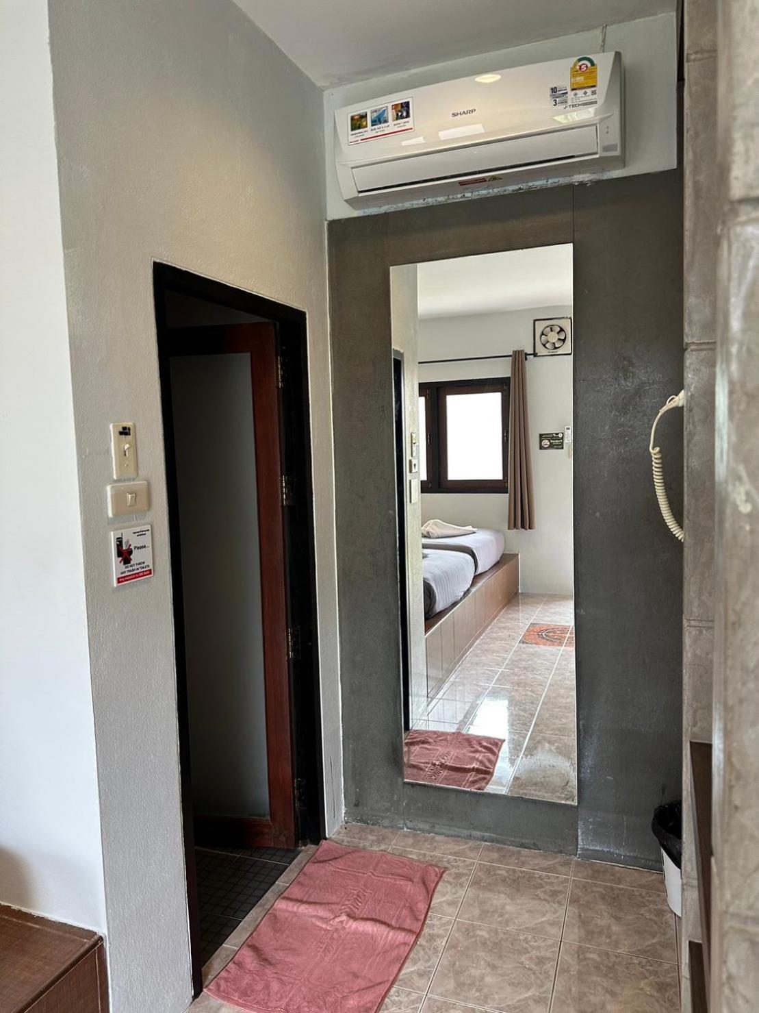 Baan Ma Feung GuestHouse Kanchanaburi Bagian luar foto