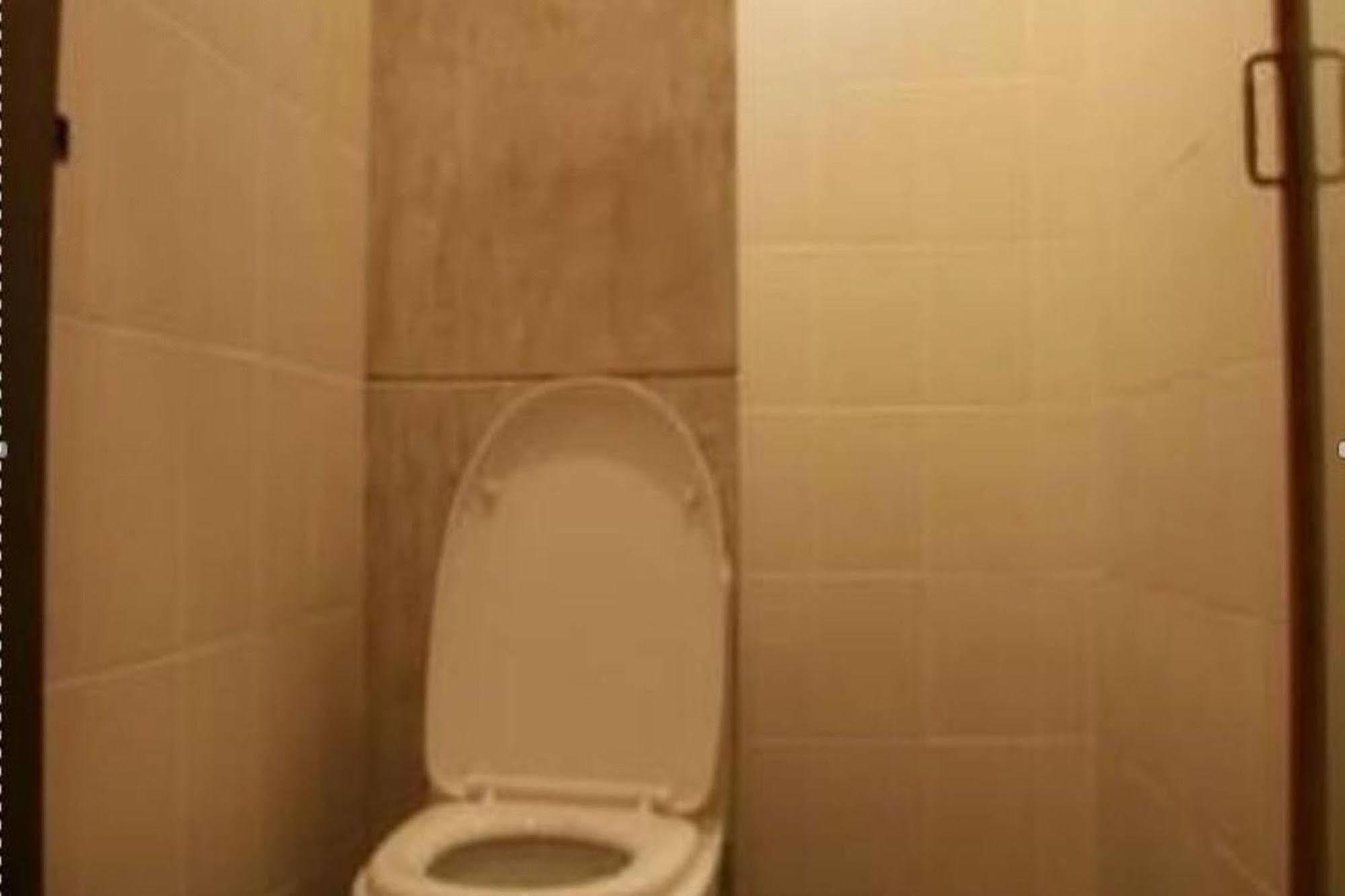 Baan Ma Feung GuestHouse Kanchanaburi Bagian luar foto