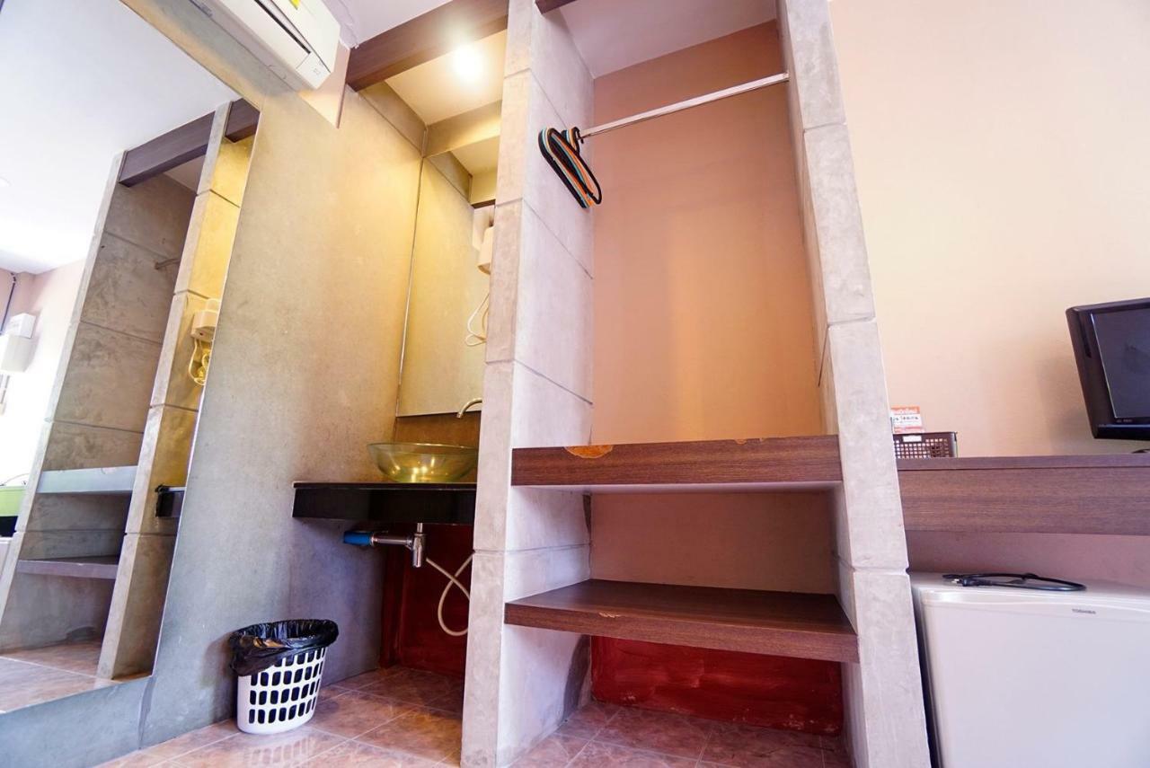 Baan Ma Feung GuestHouse Kanchanaburi Bagian luar foto